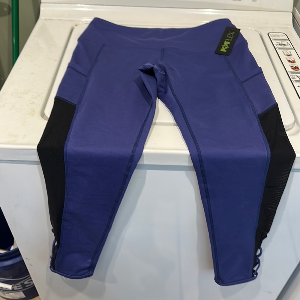 NWT yoga pants